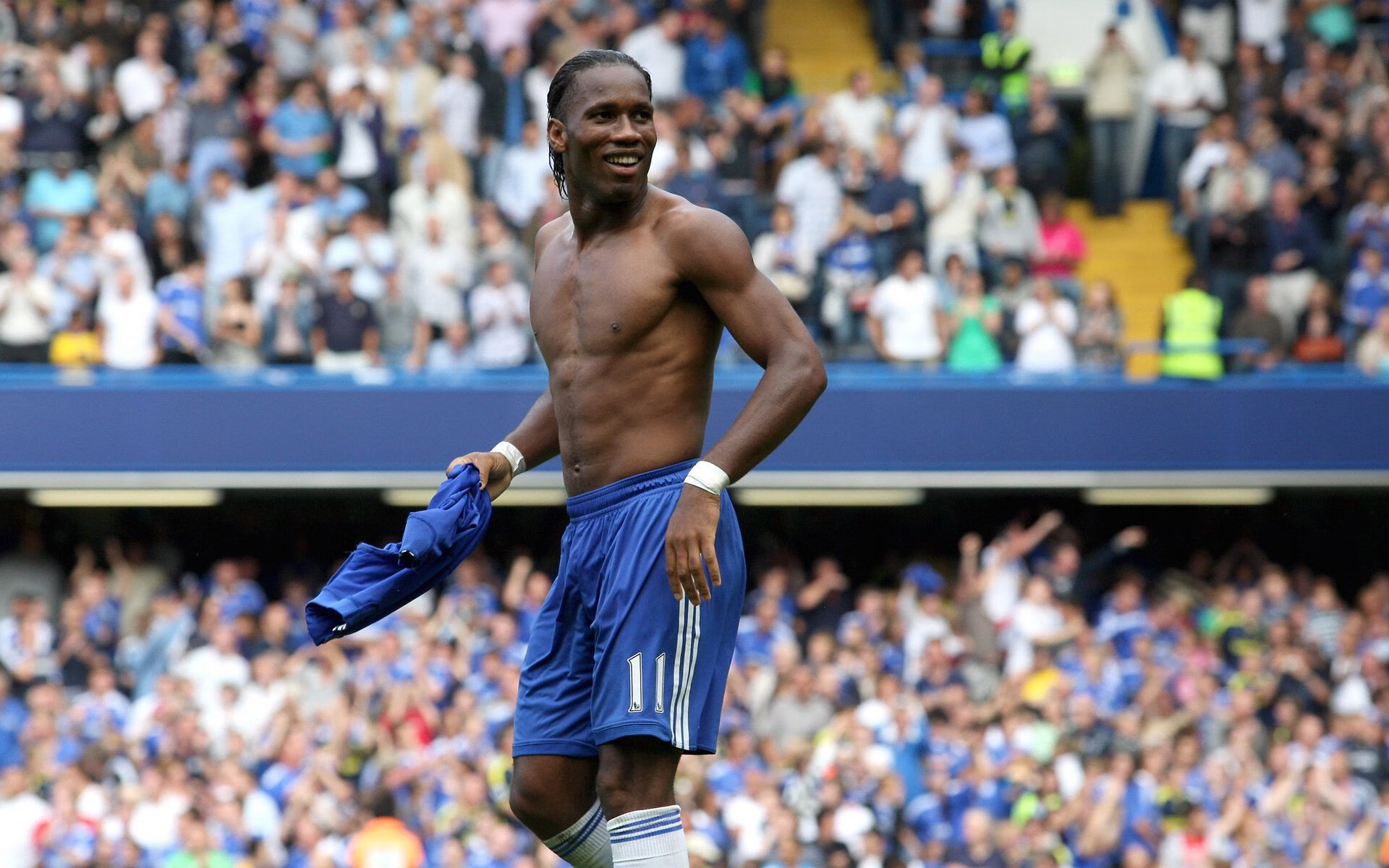 当F1引擎在沙漠咆哮，皇马在安哥拉投下炸弹，体育如何成为大国博弈的隐秘战场？